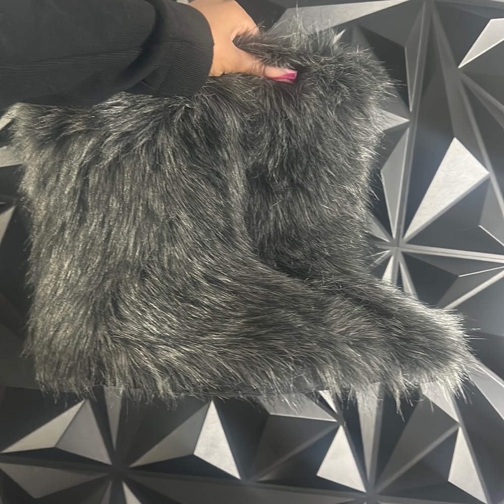 furry boots grey & black